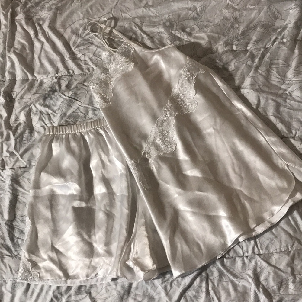 Laila Fahmi Silky Pajama Set
